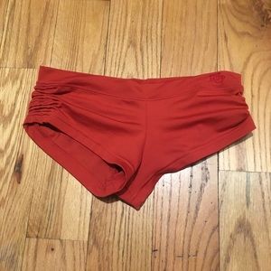 Mika yoga wear Meeko Shorts